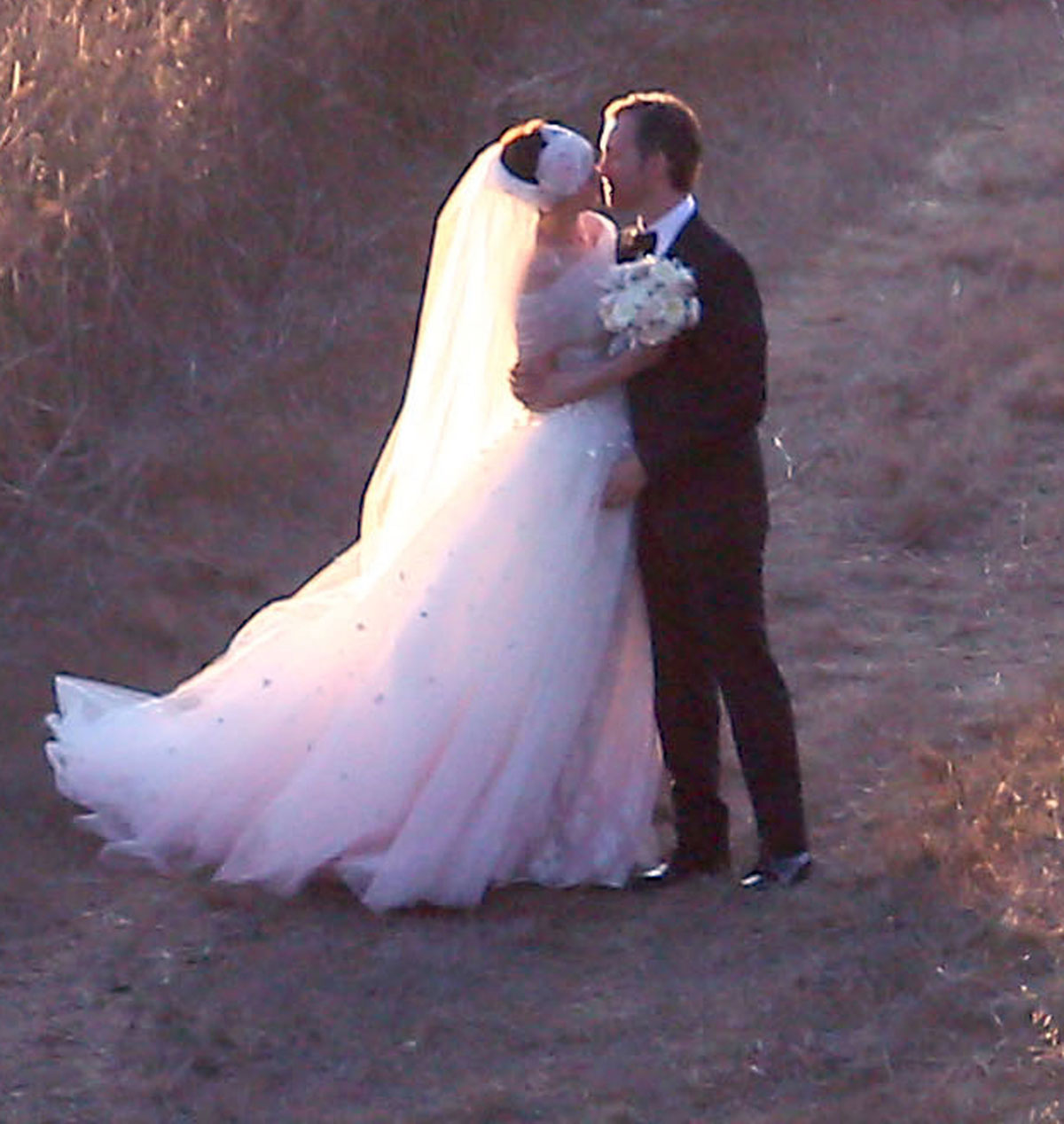 ANNE HATHAWAY and Adam Shulman Get Married at a Private Residence in Big Sur, California